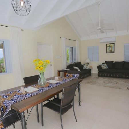 Richmond - Heroes Villa, Ac, Security, Access To Pool, Playground & Private Beach - Welcome Breakfast Basket Exterior photo