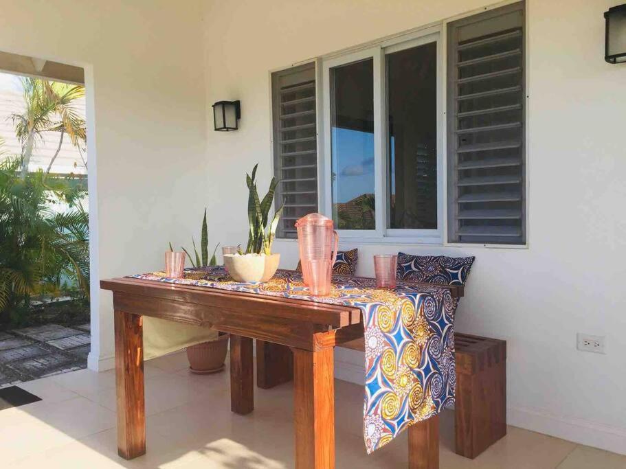 Richmond - Heroes Villa, Ac, Security, Access To Pool, Playground & Private Beach - Welcome Breakfast Basket Exterior photo